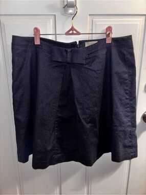 LOFT sz.14 Navy A-Line Skirt with Front Pleat & Bow zipper down back